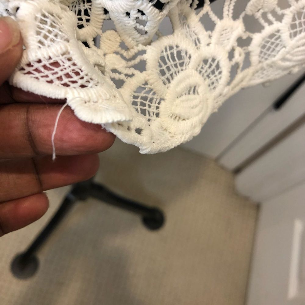 Nanette Lepore cream crocheted sleeveless top size large - Picture 7 of 16